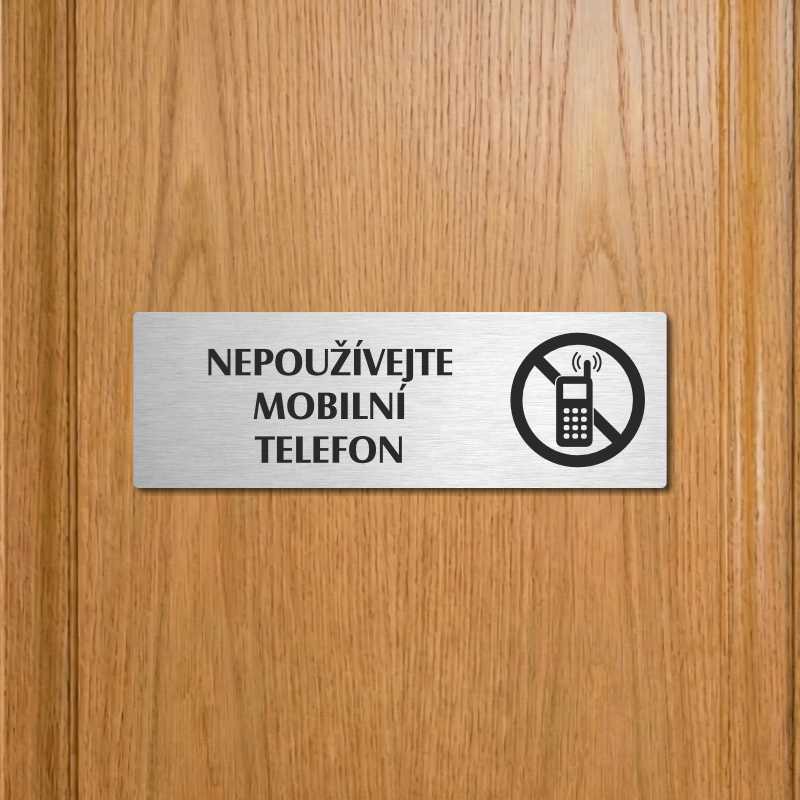 Zákaz mobilů, 200x66mm, zlatá popiska s rámečkem